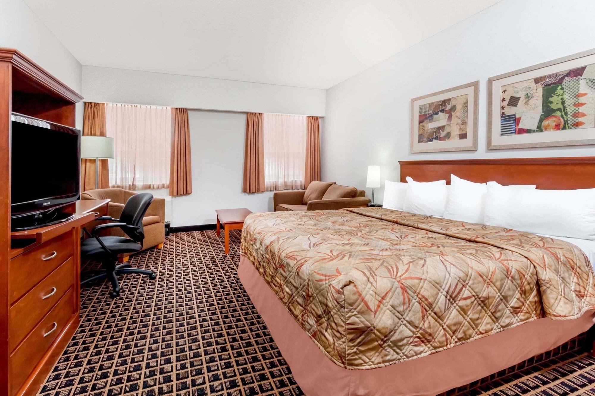 Ramada By Wyndham Yorkton Hotel Exterior photo